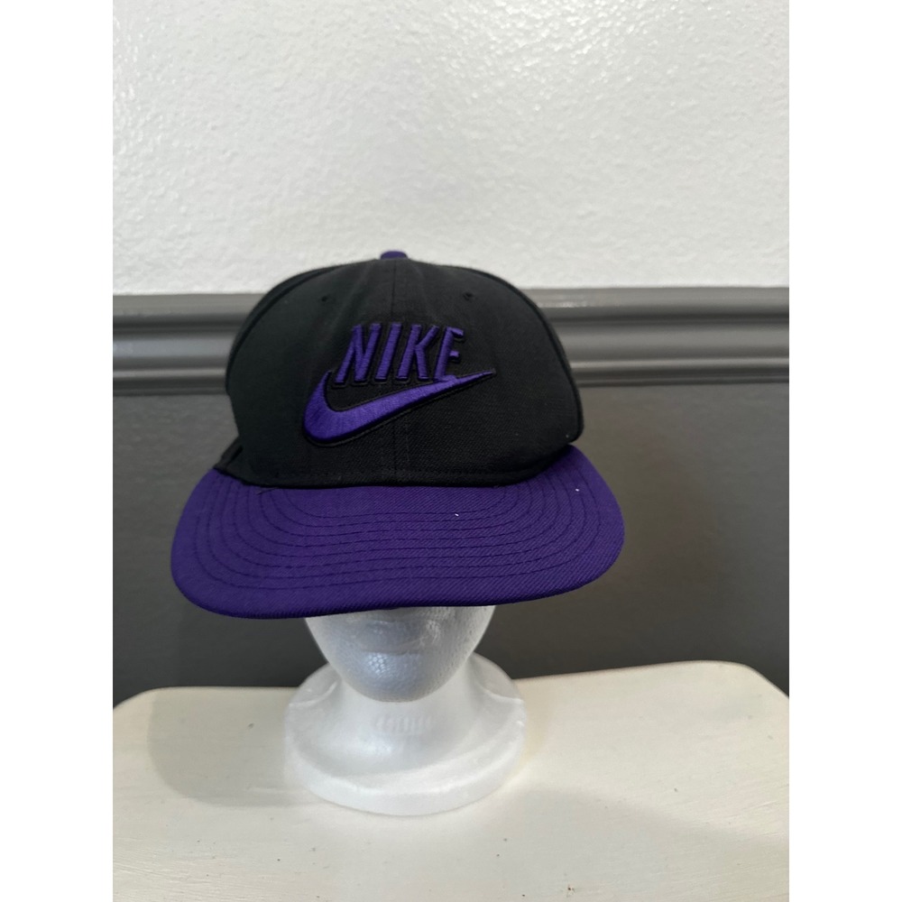 Nike Snapback Hat Mens OSFM Black Purple Embroidered Swoosh Logo Cap